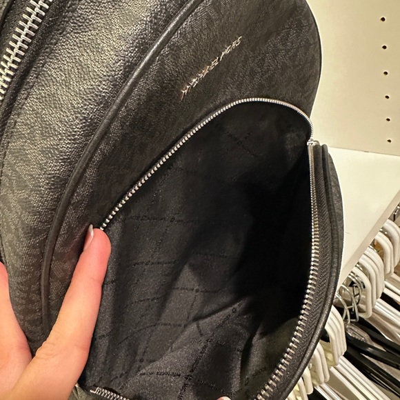 Michael Kors black medium Abbey backpack - Picture 4 of 8